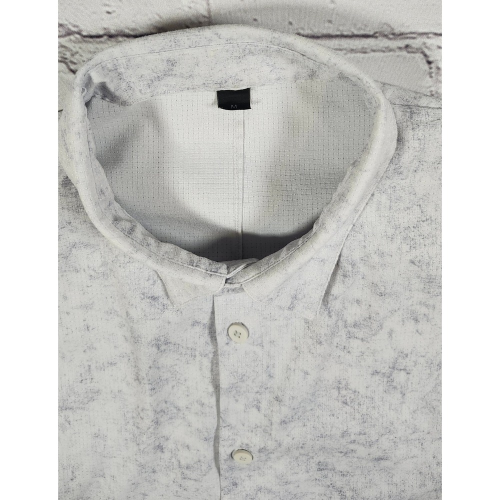 Lululemon Commission Short Sleeve Shirt Mens Medium Grey Ripstop Button Down - Picture 2 of 12